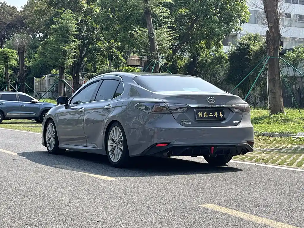 Toyota Camry 2018 — фото 7