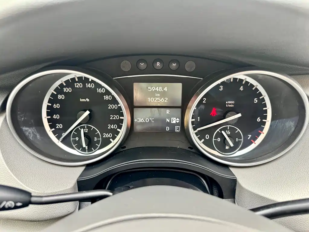 Mercedes-Benz R-Class 2015 — фото 14