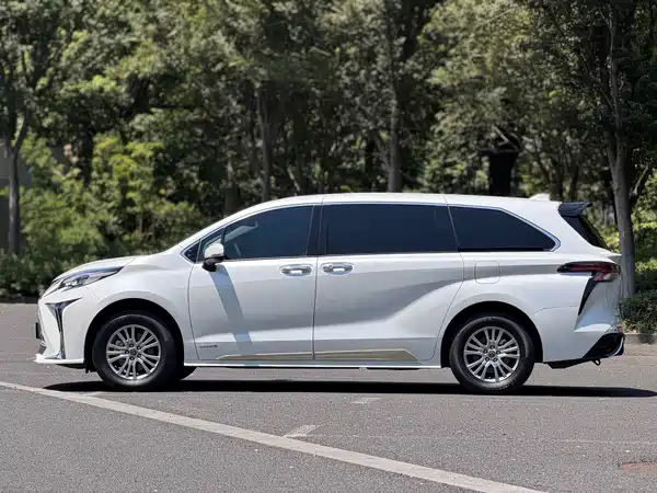 Toyota Sienna 2023