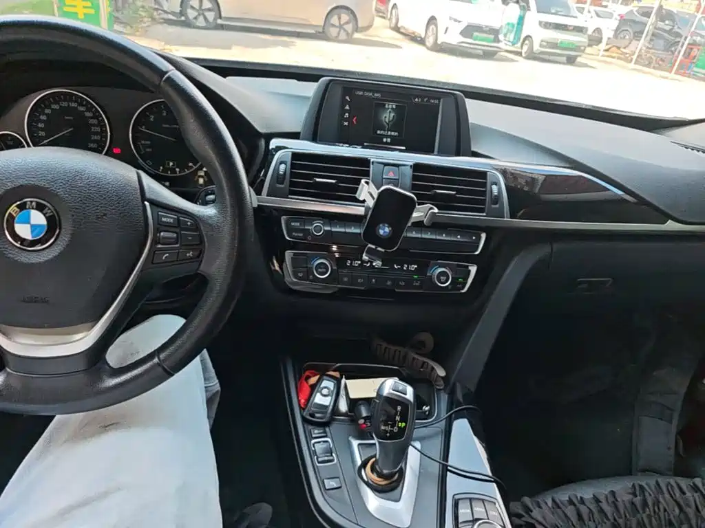 BMW 3 Series GT 2018 — фото 9