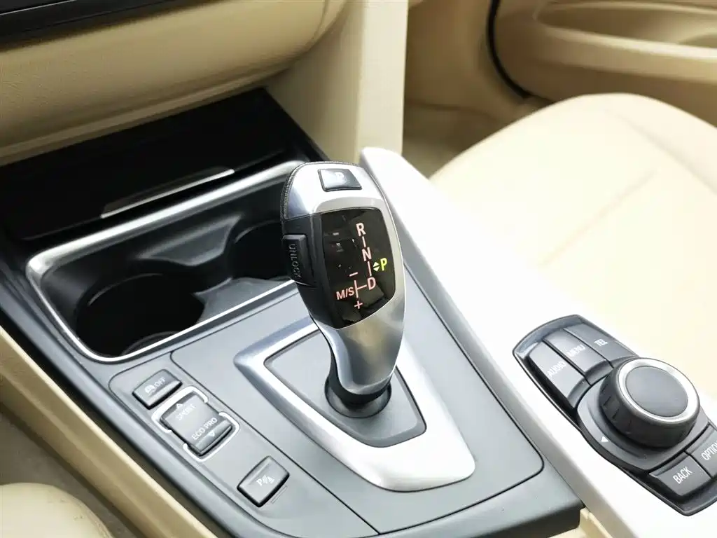 BMW 3 Series 2014 — фото 13