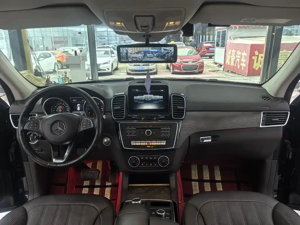 Mercedes-Benz GLE 2017 — фото 10