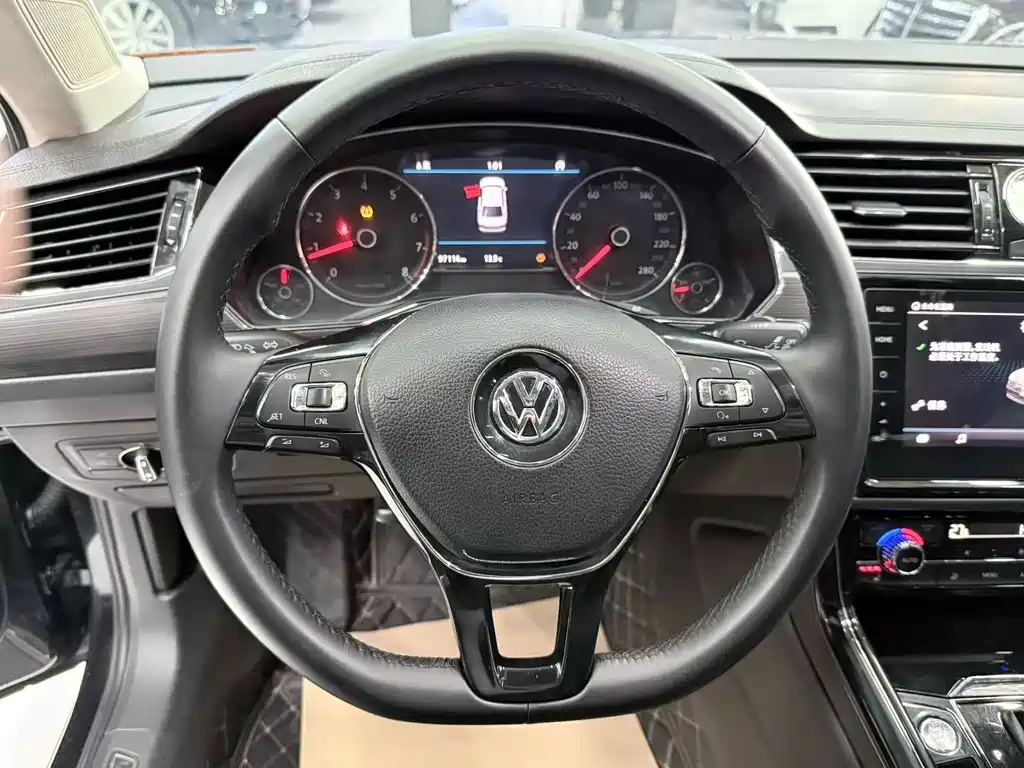Volkswagen Phideon 2018 — фото 5