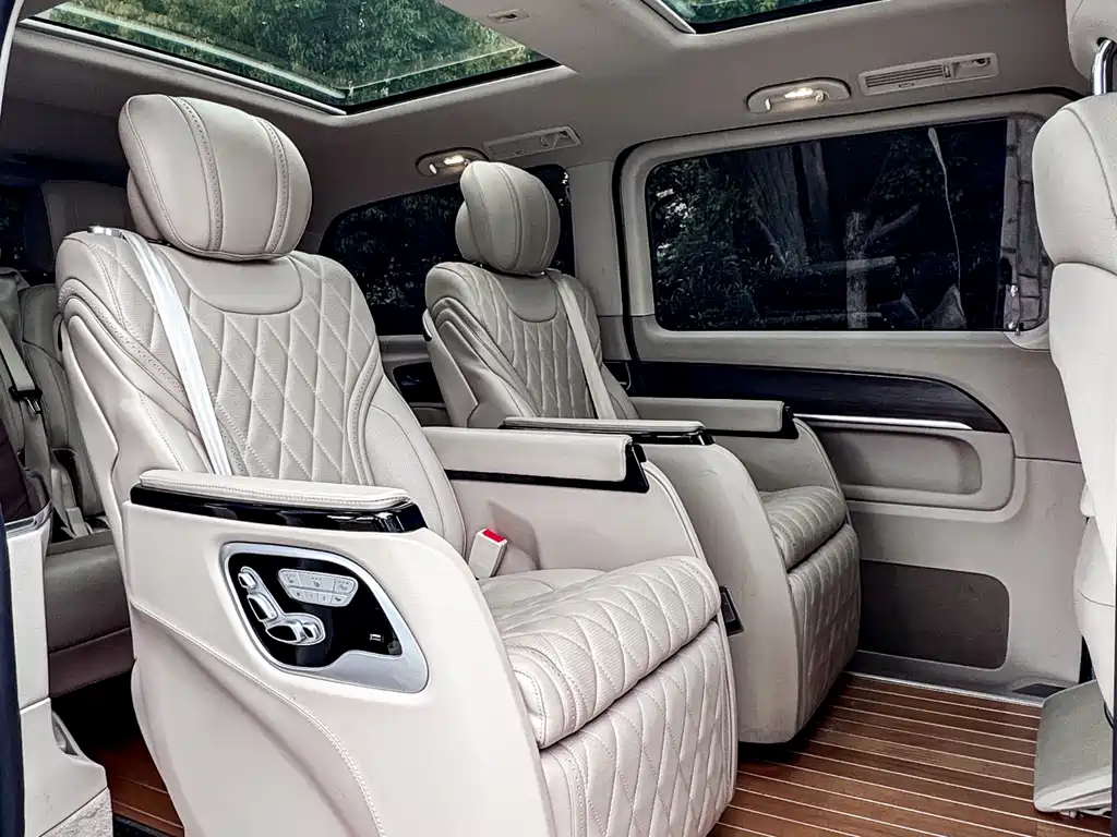Mercedes-Benz V-Class 2021 — фото 20