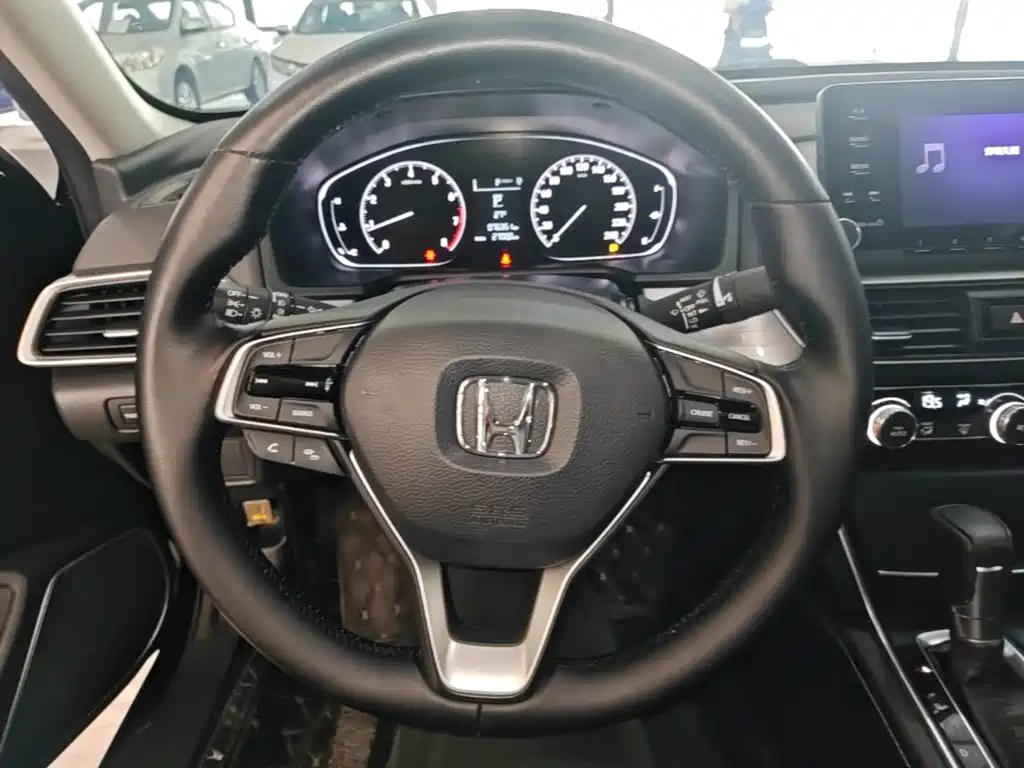 Honda Inspire 2020 — фото 11