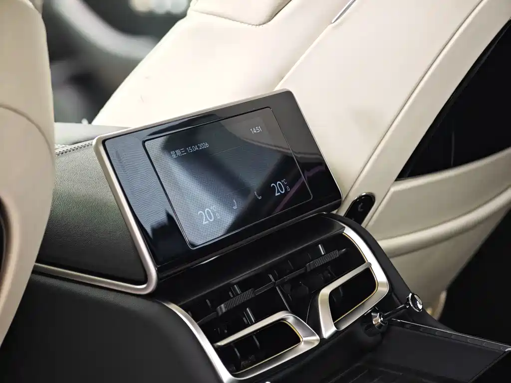 Bentley Flying Spur PHEV 2025 — фото 16
