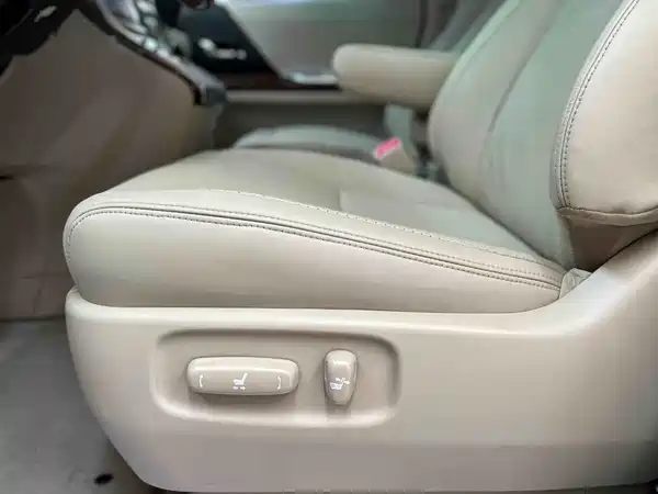 Toyota Alphard 2011