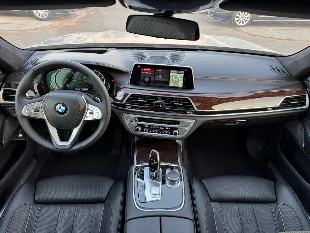 BMW 7 Series 2016 — фото 7