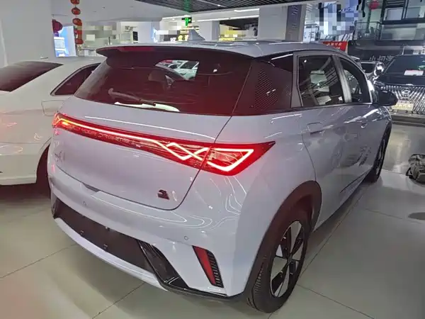 BYD Dolphin 2023