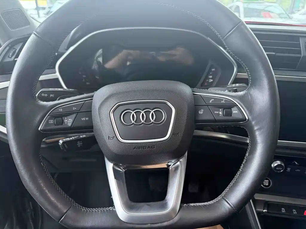 Audi Q3 2023 — фото 10