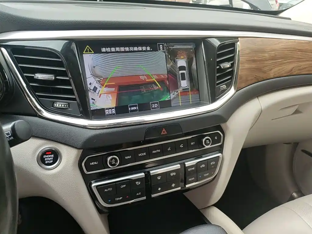 GAC Motor Trumpchi GS8 2018 — фото 13