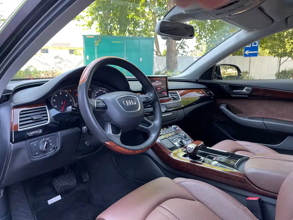 Audi A8 2011