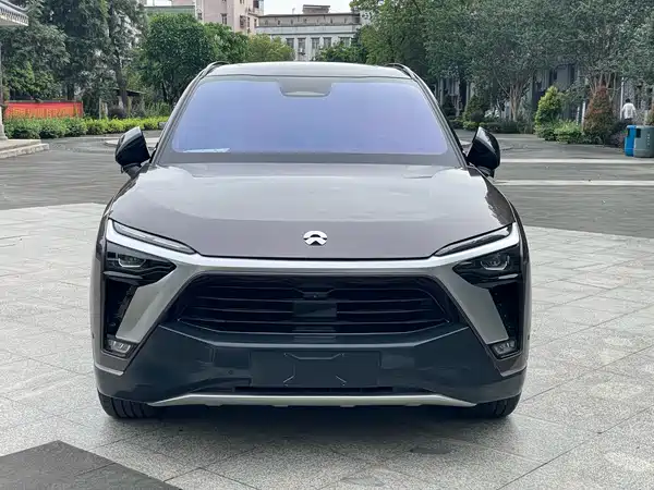 NIO ES8 2021