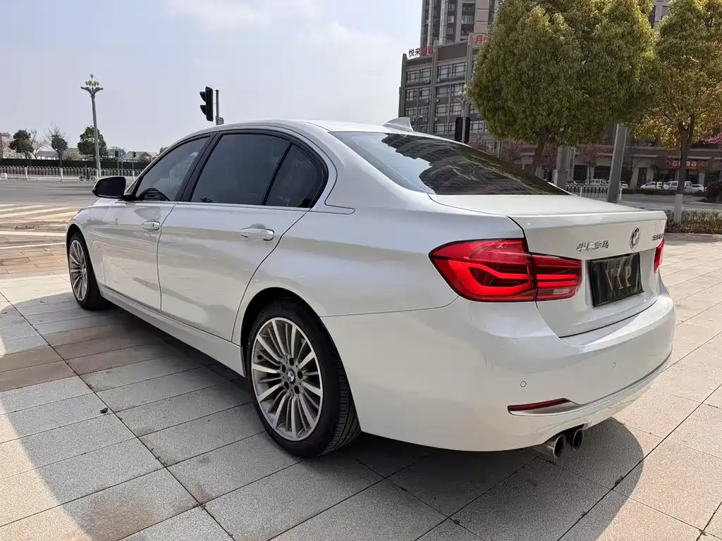 BMW 3 Series 2018 — фото 4