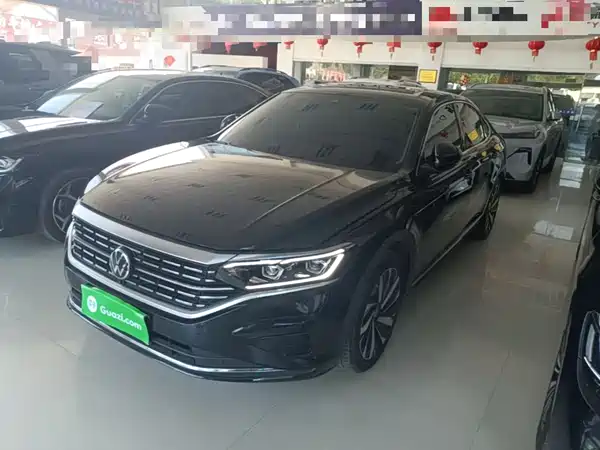 Volkswagen Passat 2025