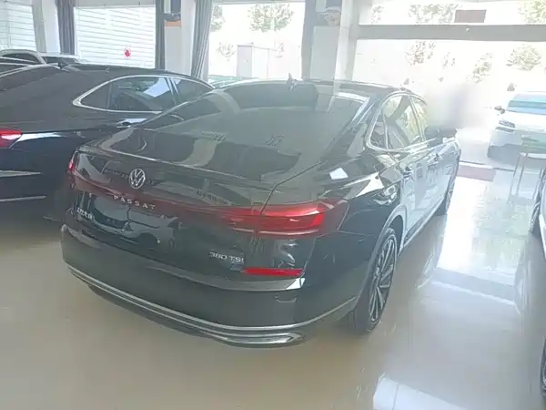 Volkswagen Passat 2025