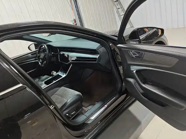 Audi A6L 2023