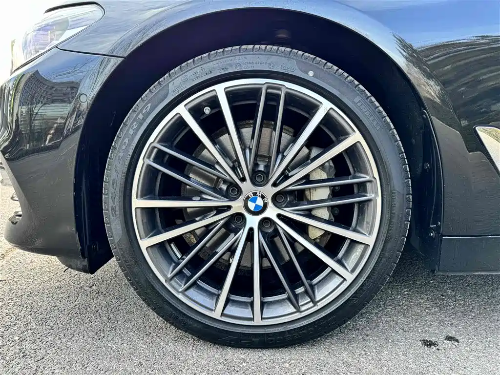 BMW 5 Series 2020 — фото 4