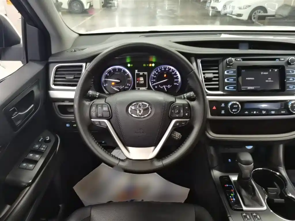 Toyota Highlander 2020 — фото 11
