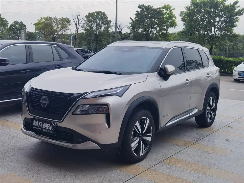 Nissan X-Trail 2023 — фото 1