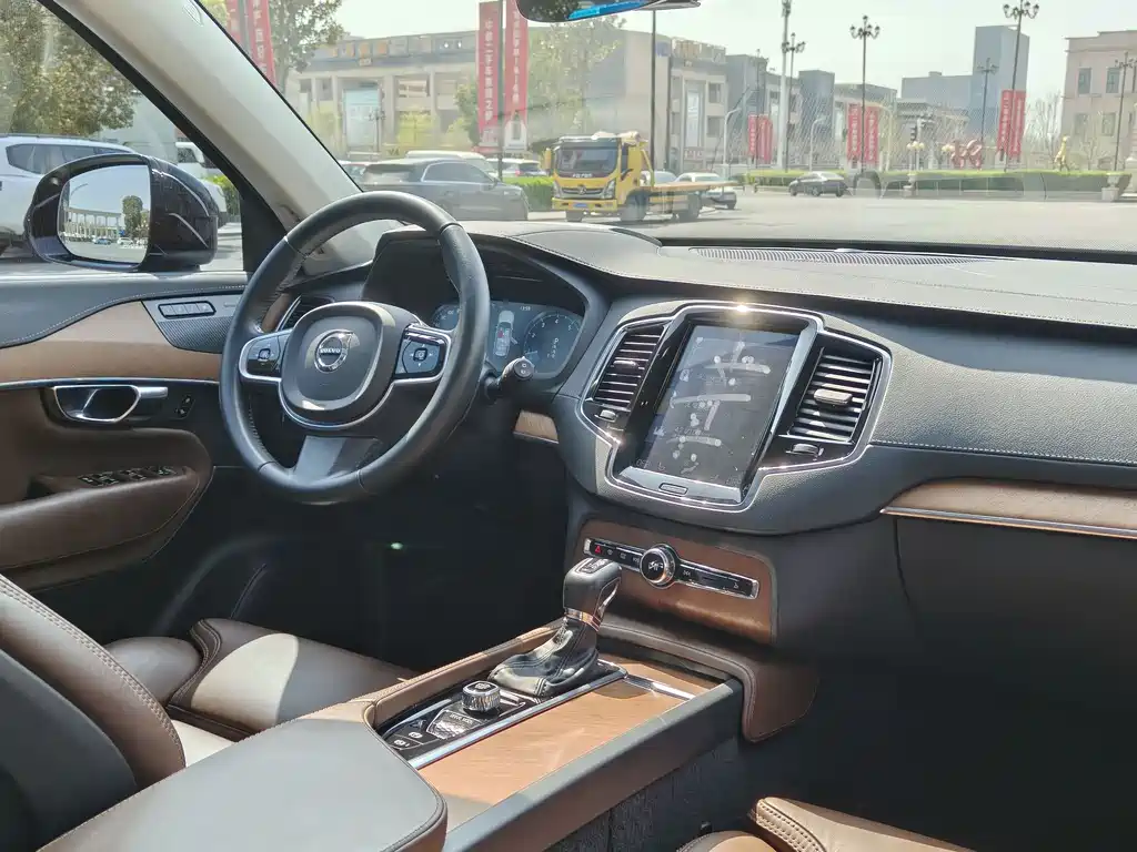 Volvo XC90 2019 — фото 22