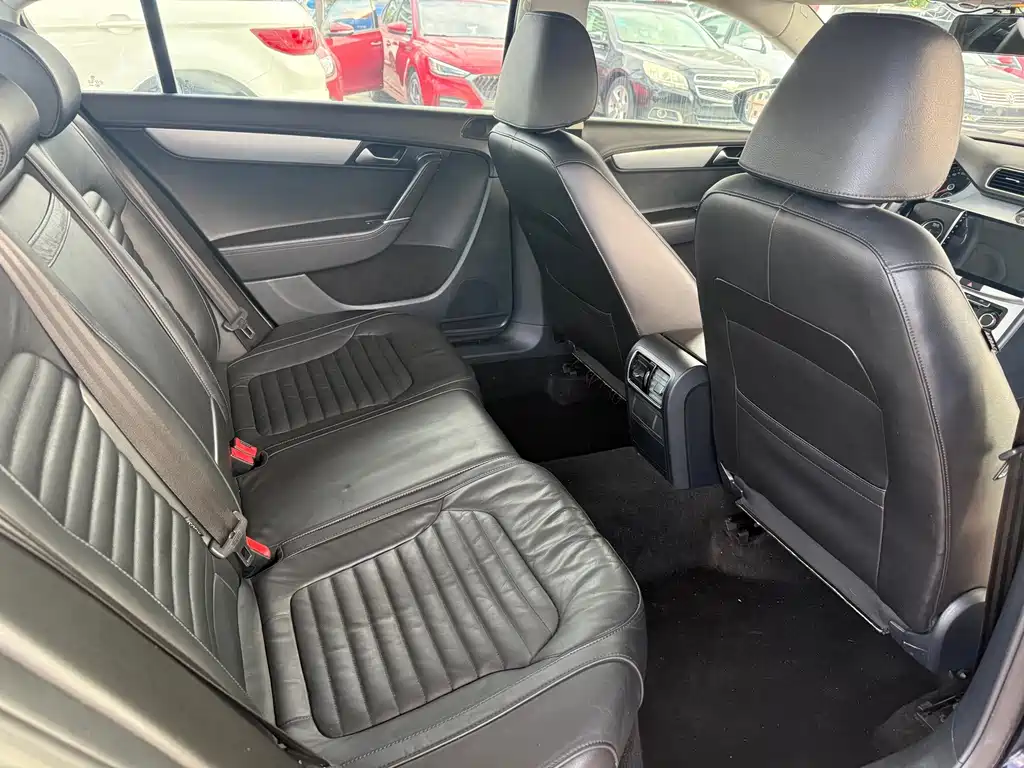 Volkswagen Magotan 2016