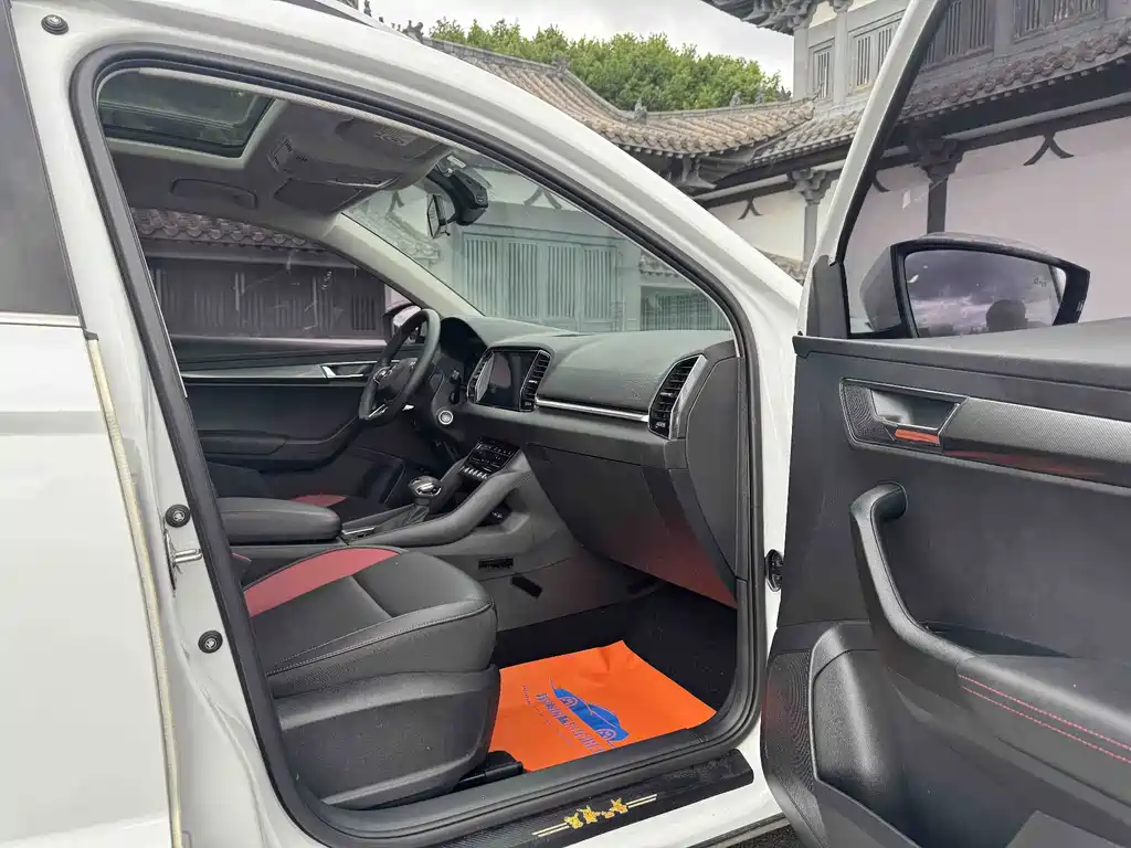 Skoda Karoq 2023 — фото 9
