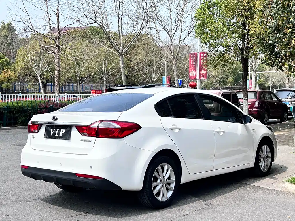 Kia K3 2018 — фото 11