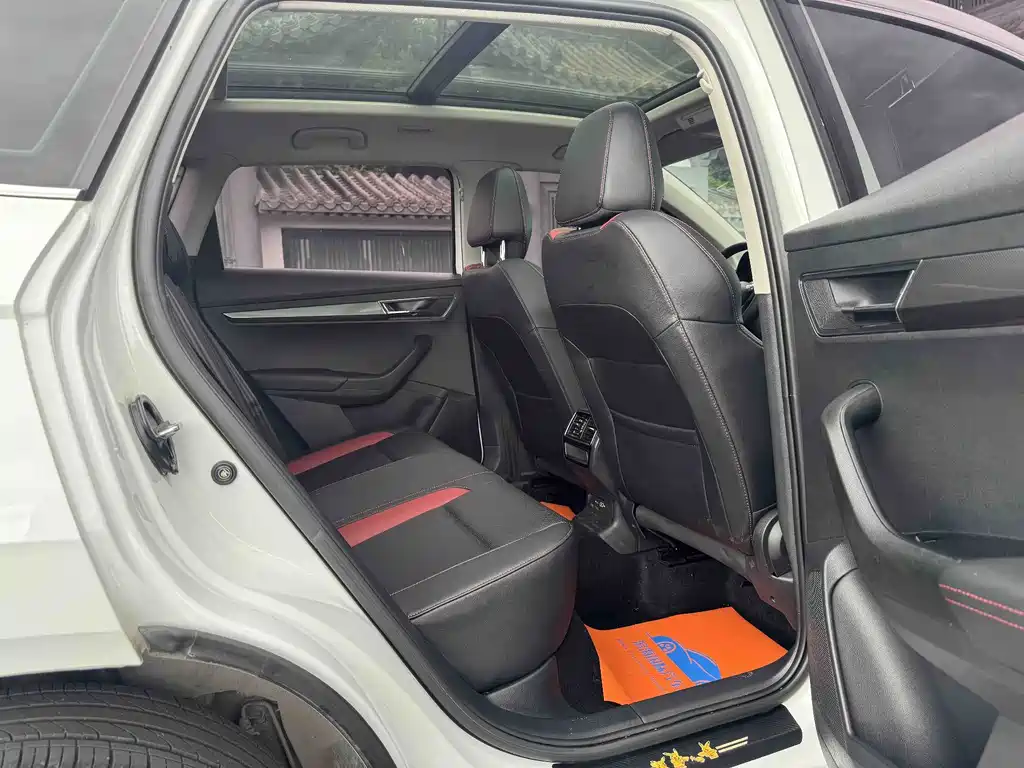 Skoda Karoq 2023 — фото 10