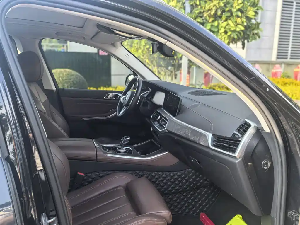 BMW X5 New Energy 2020 — фото 35