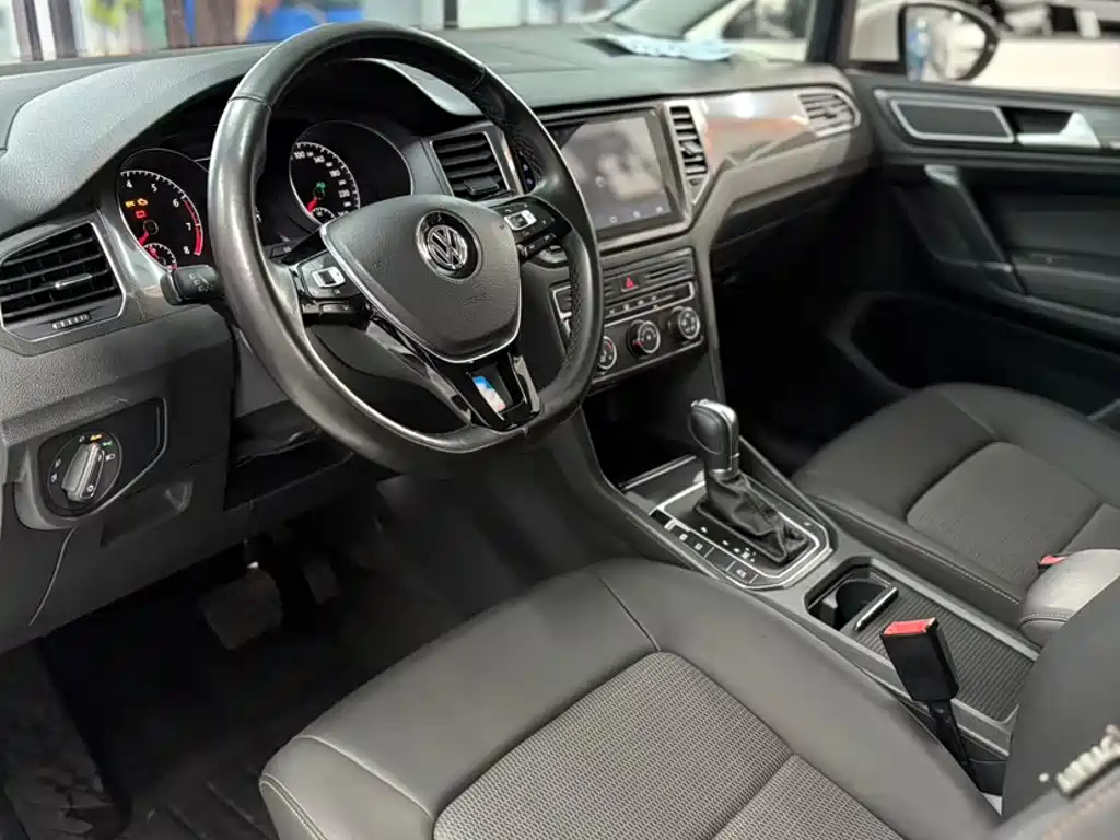Volkswagen Golf Jialu 2018 — фото 9