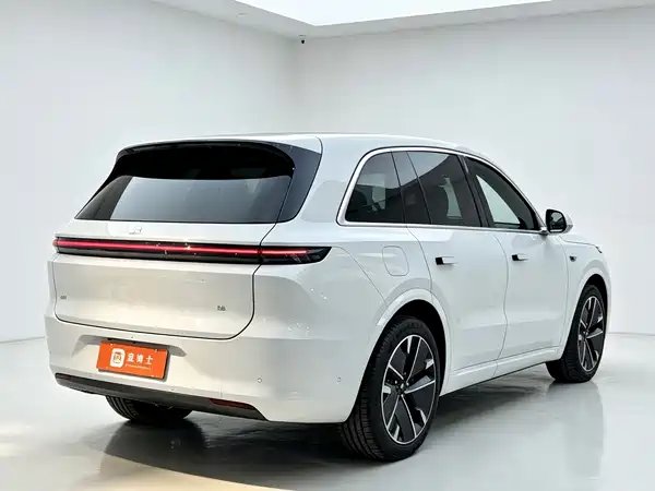 Li Auto L6 2025