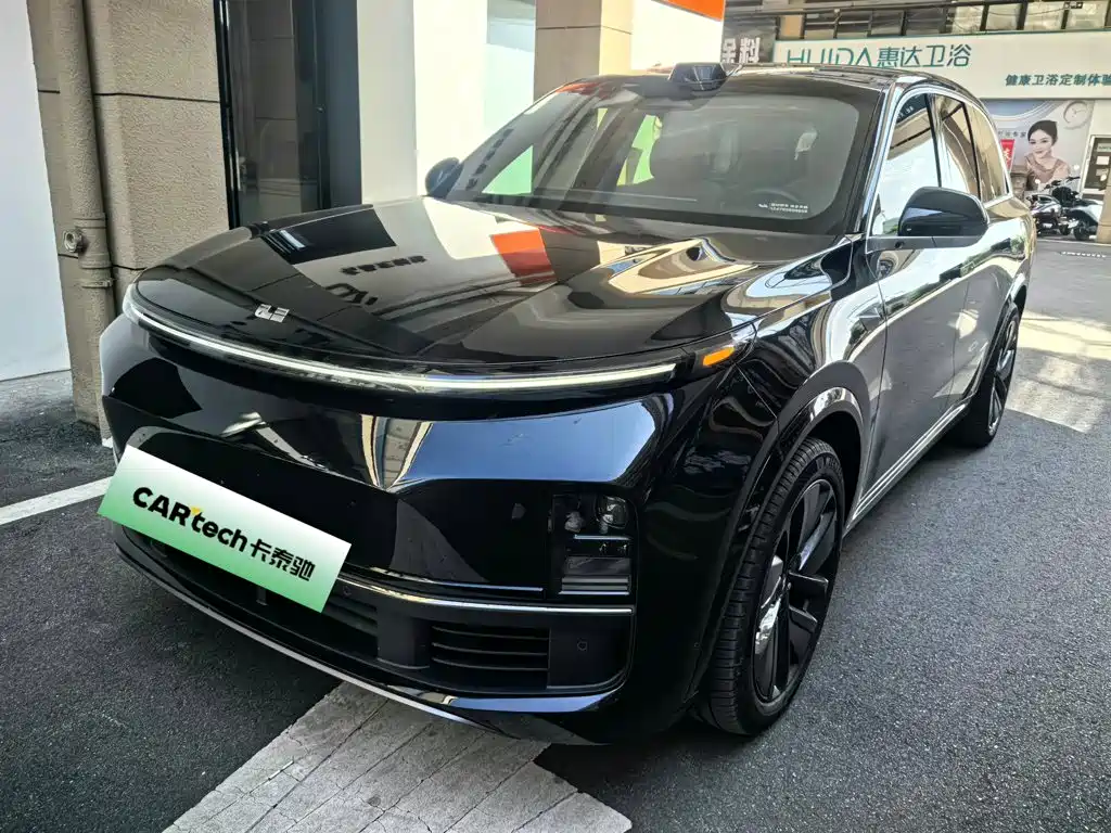 Li Auto L8 2025