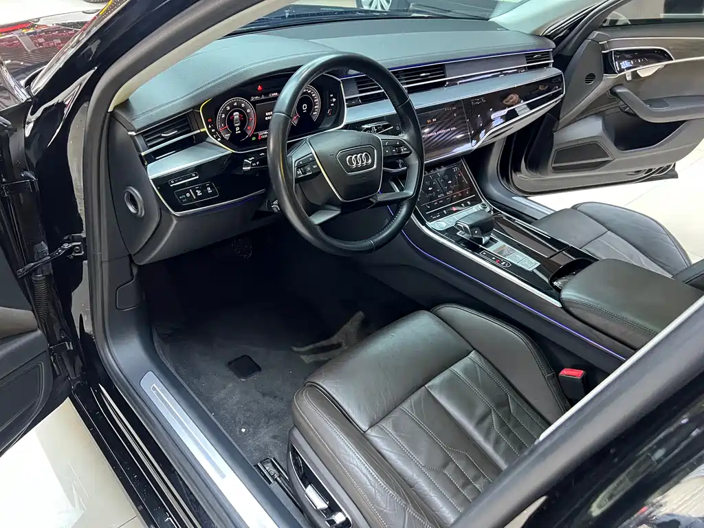 Audi A8 2019 — фото 7