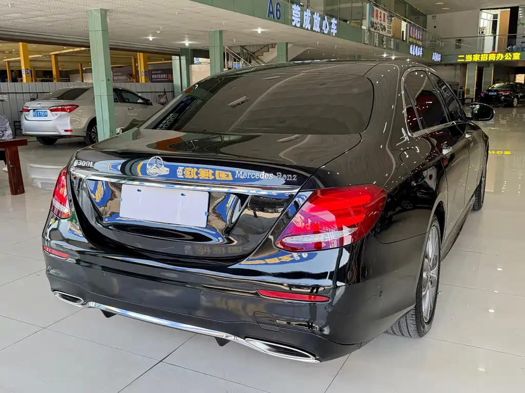 Mercedes-Benz E-Class 2020 — фото 12