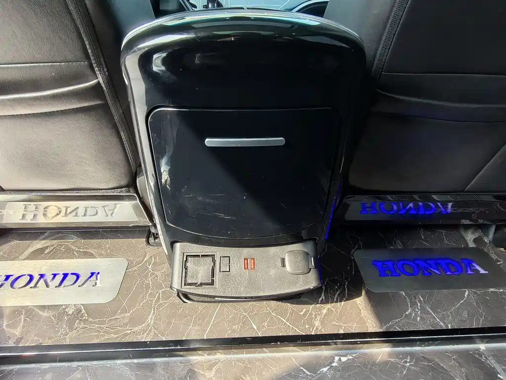 Honda Odyssey 2019 — фото 18