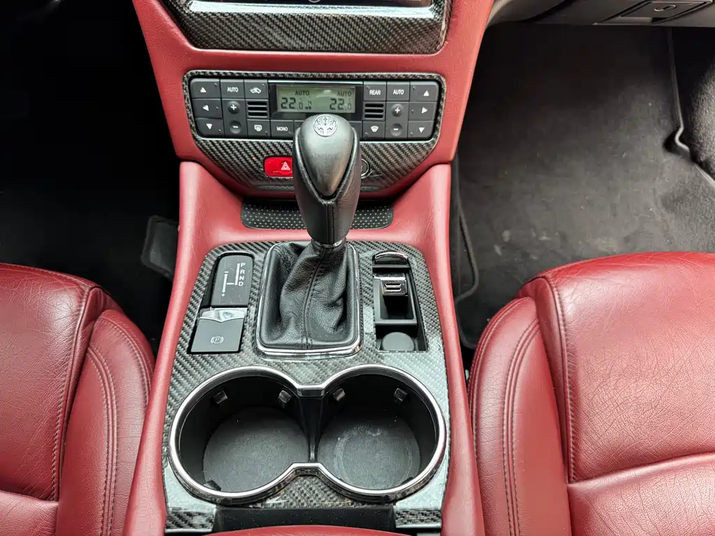 Maserati GranTurismo 2016 — фото 15