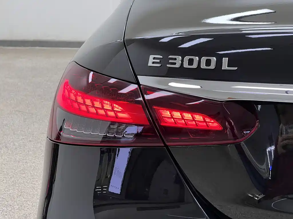 Mercedes-Benz E-Class 2021 — фото 39