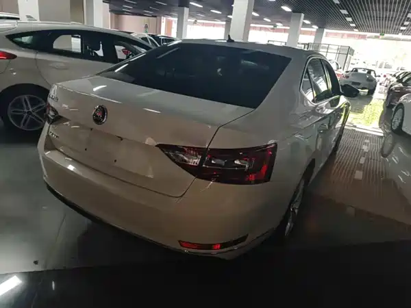 Skoda Superb 2016