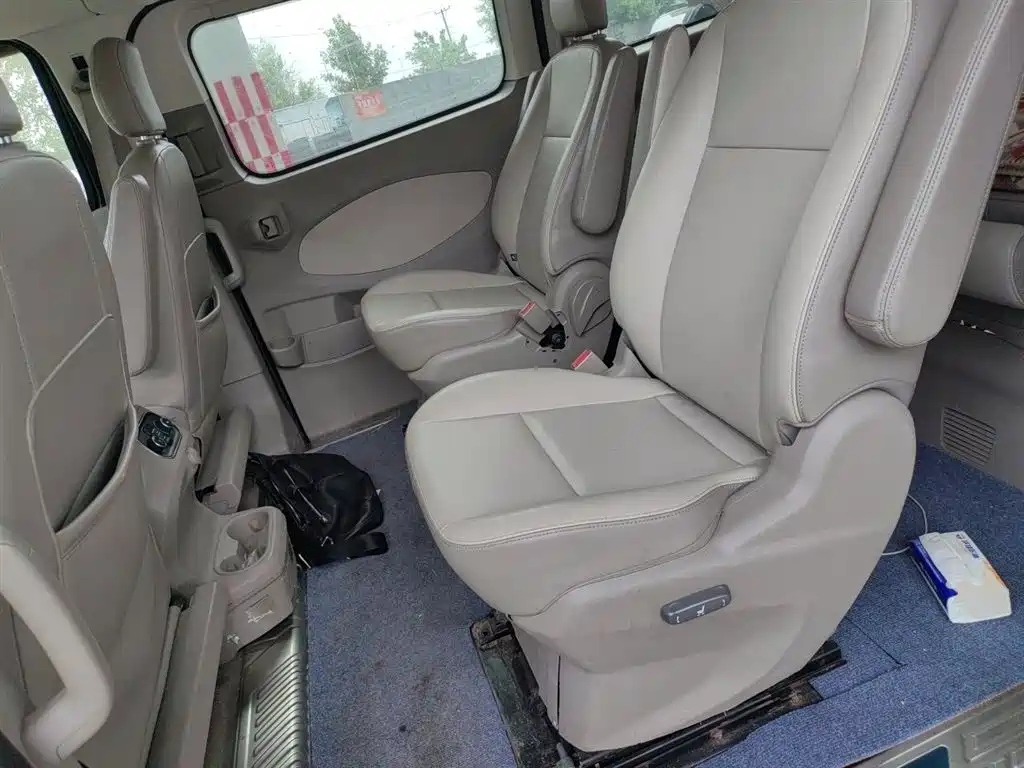 Ford Tourneo 2017 — фото 13
