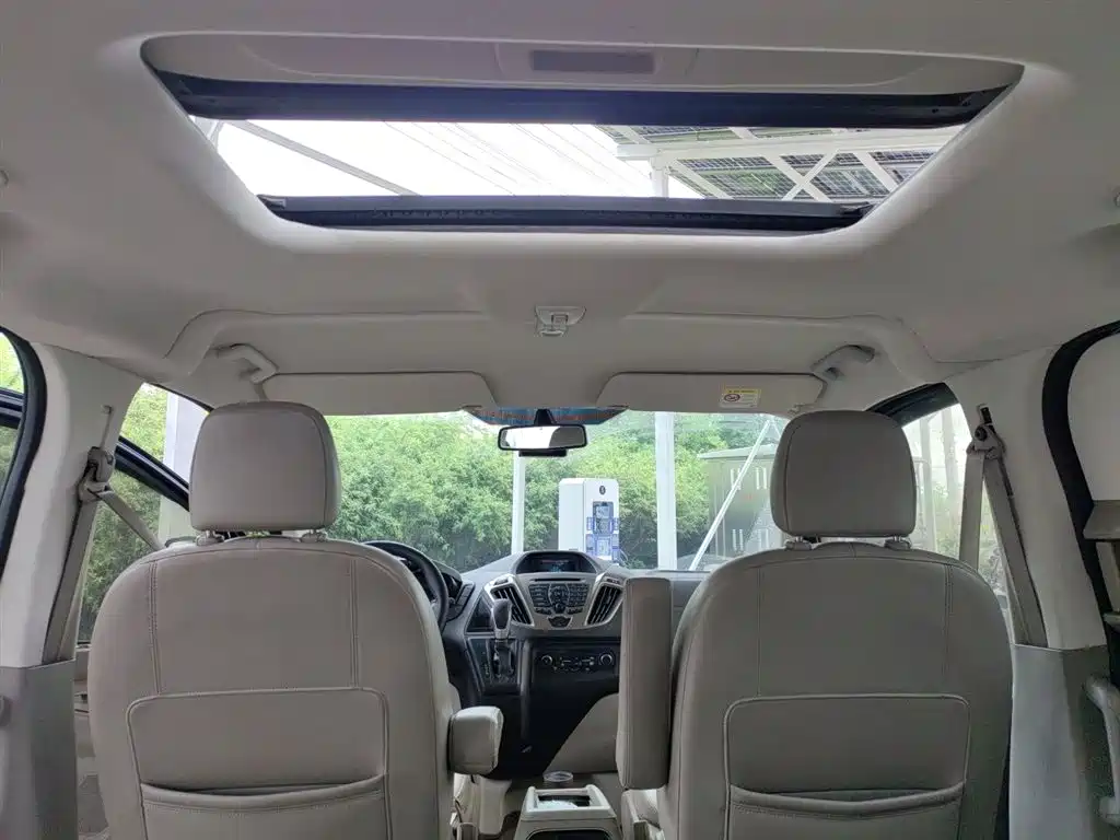 Ford Tourneo 2017 — фото 14