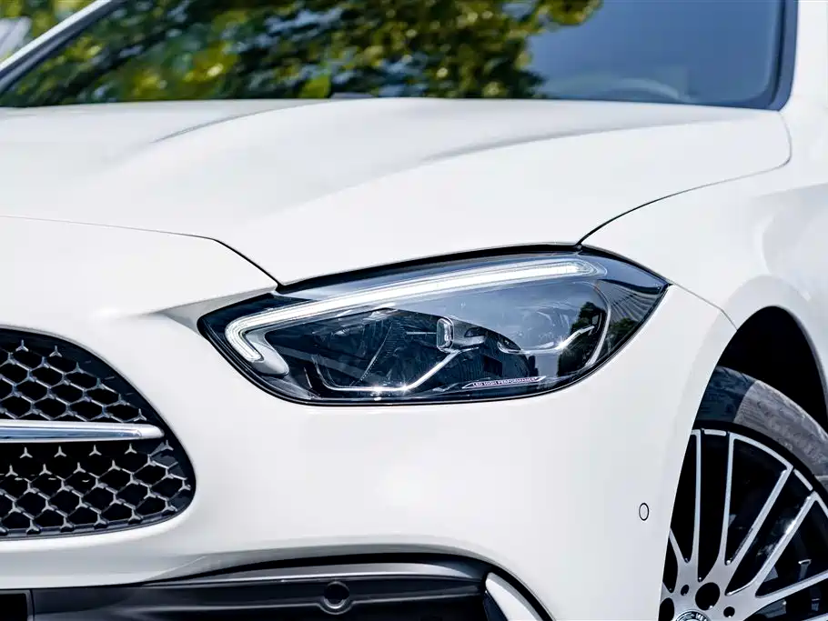 Mercedes-Benz C-Class 2025 — фото 4