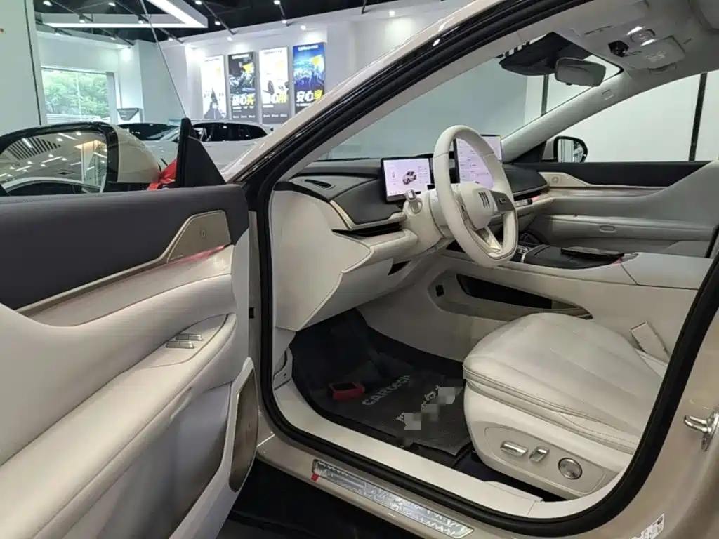 Buick Zhijing L7 2025 — фото 16