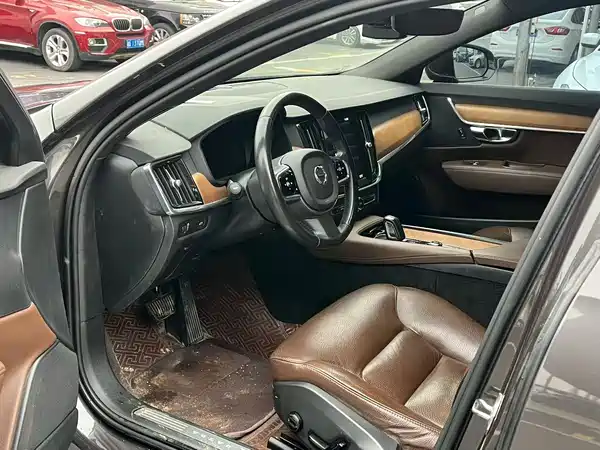 Volvo S90 2021