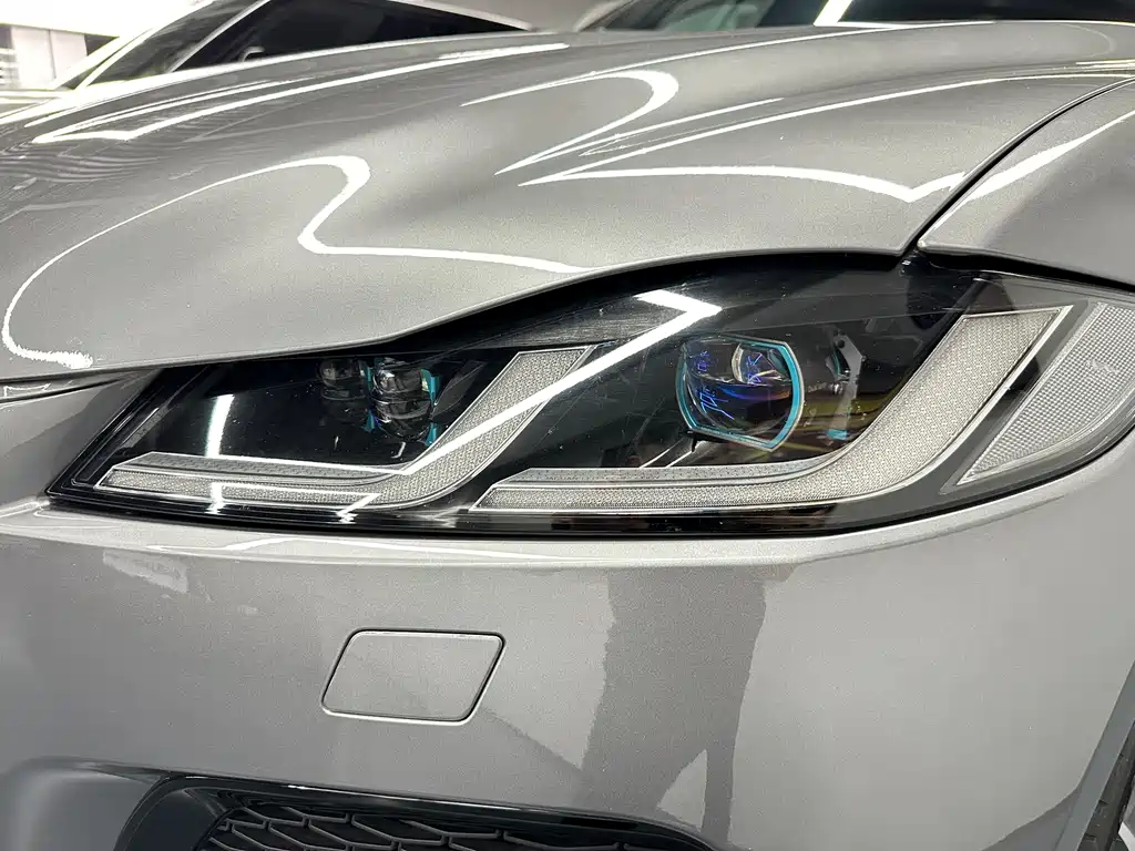 Jaguar F-PACE 2021 — фото 19