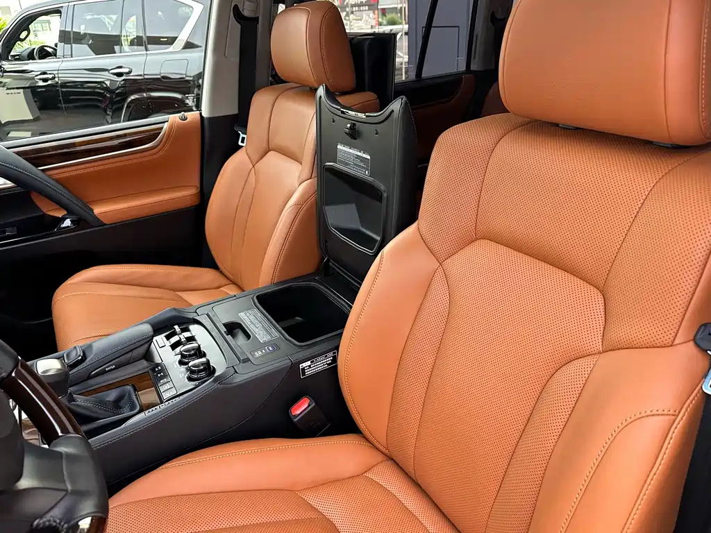 Lexus LX 2019 — фото 13