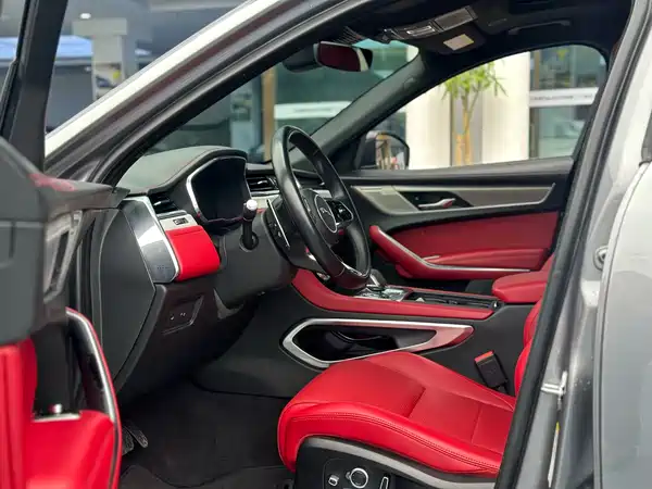 Jaguar F-PACE 2021
