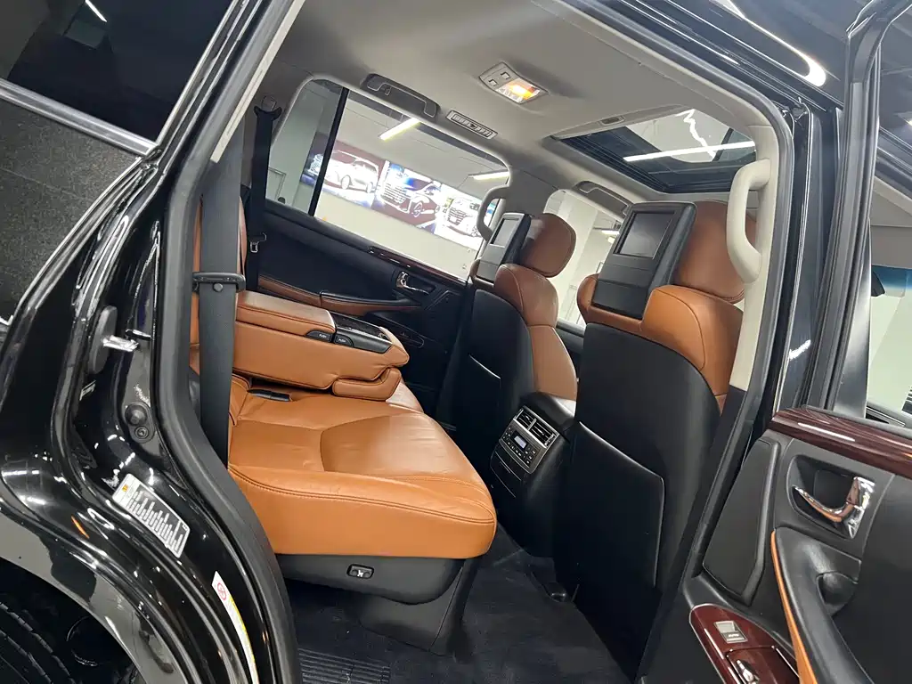 Lexus LX 2014 — фото 12