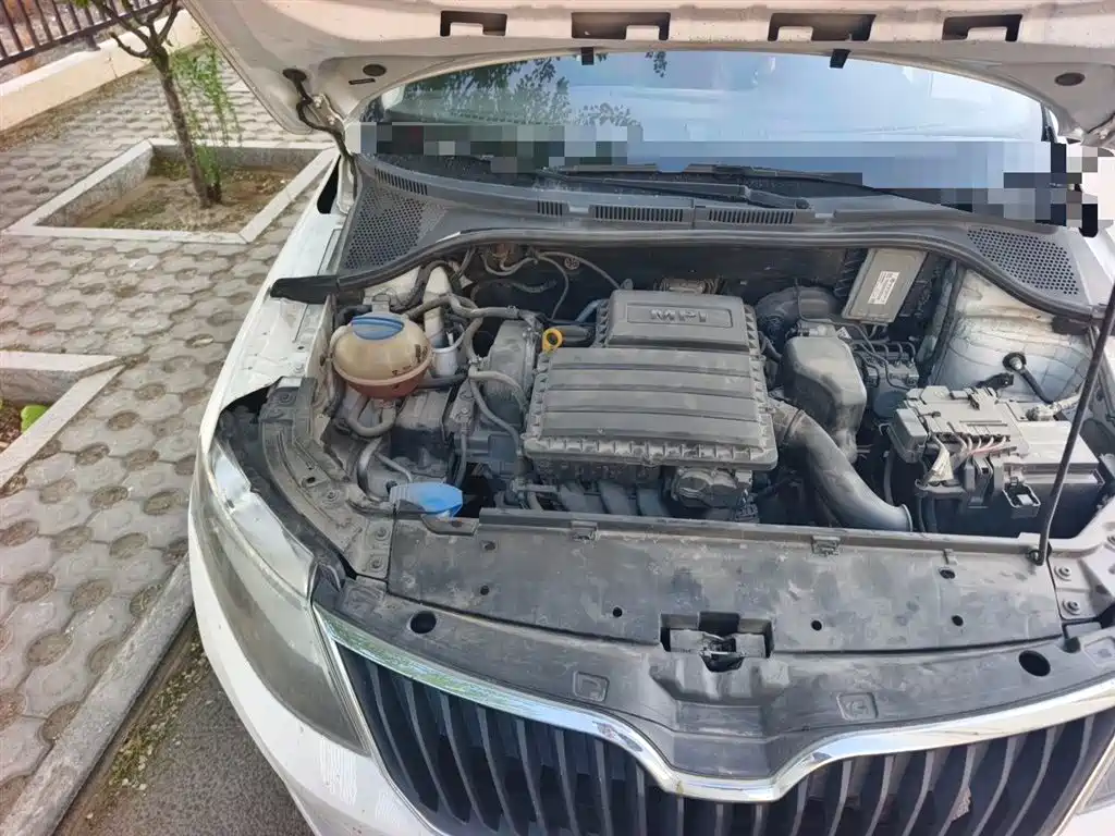 Skoda Rapid 2018 — фото 23