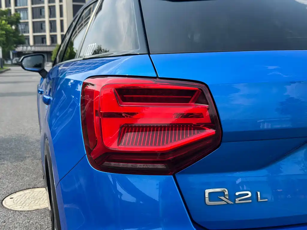 Audi Q2L 2020 — фото 9